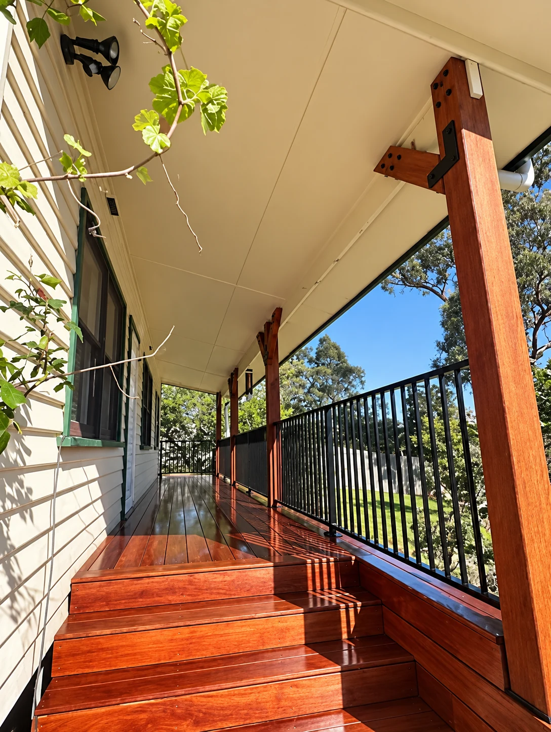 Finished timber verandah and deck by Heritage Constructions
